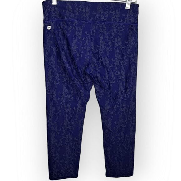 Fabletics Define Powerhold Mid Rise Capri in Ink/Petal Print size Large - Picture 4 of 6
